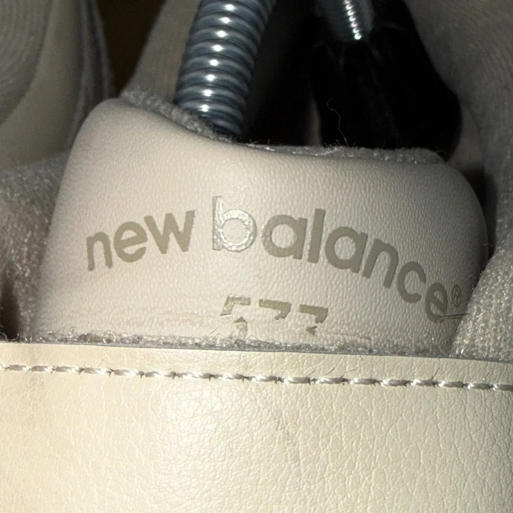 New Balance 577 Hook and Loop Walking Shoes Mens 9.5 Wide 2E Bone Beige MW577VB